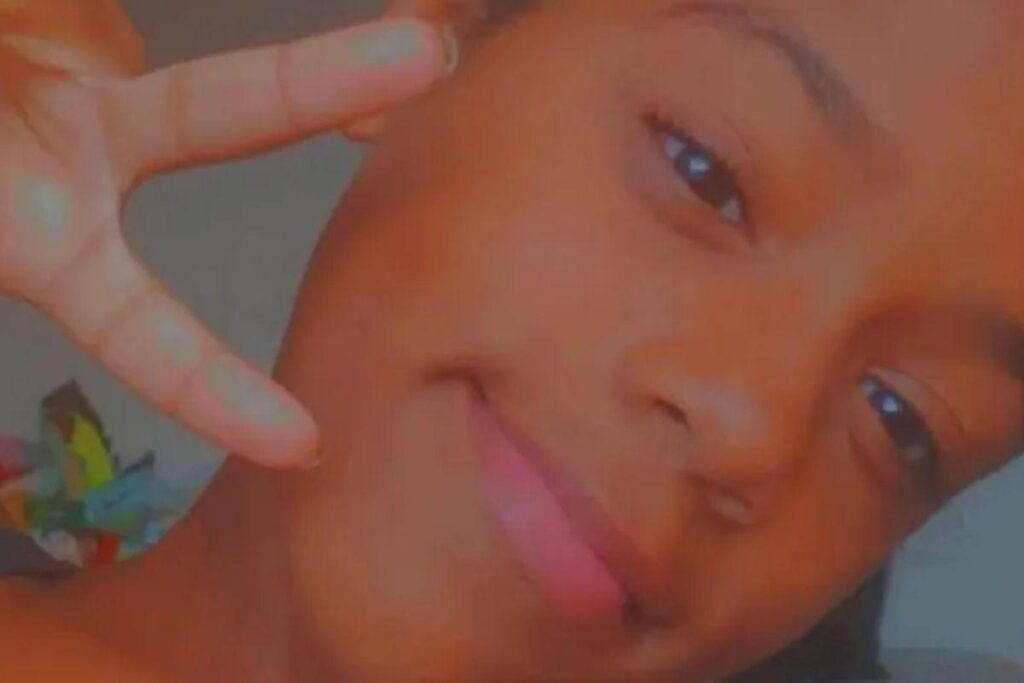 Raquel Antunes da Silva foi imprensada por carro alegórico no Rio