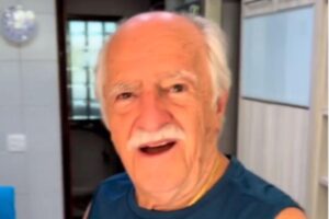 Ary Fontoura junto de seus irmãos