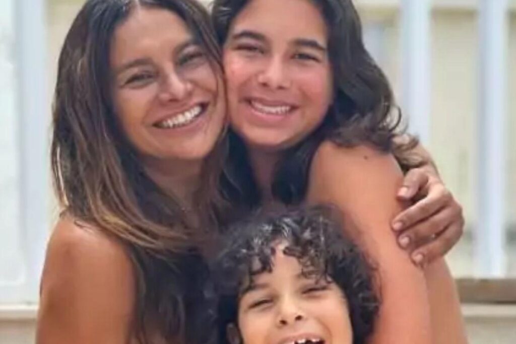 Dira Paes posta novas fotos em família