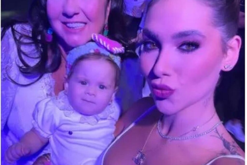 Filha de Virginia faz xixi em roupa de R$25 mil da mãe durante festa infantil luxuosa