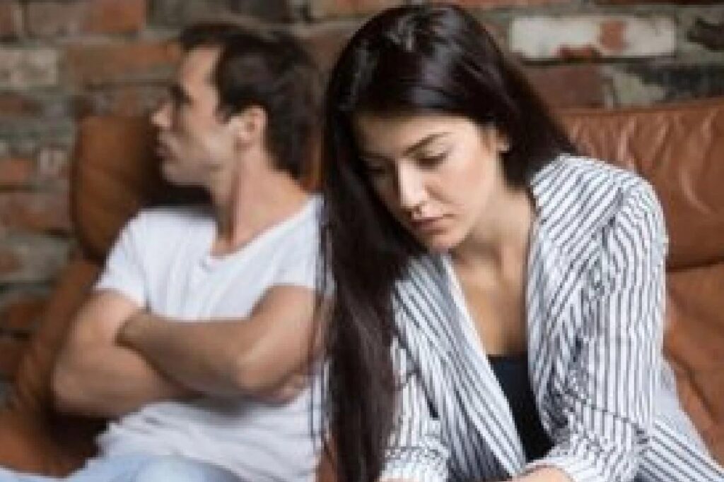 Mãe é criticada após dizer que vai viajar sem o marido e filhos