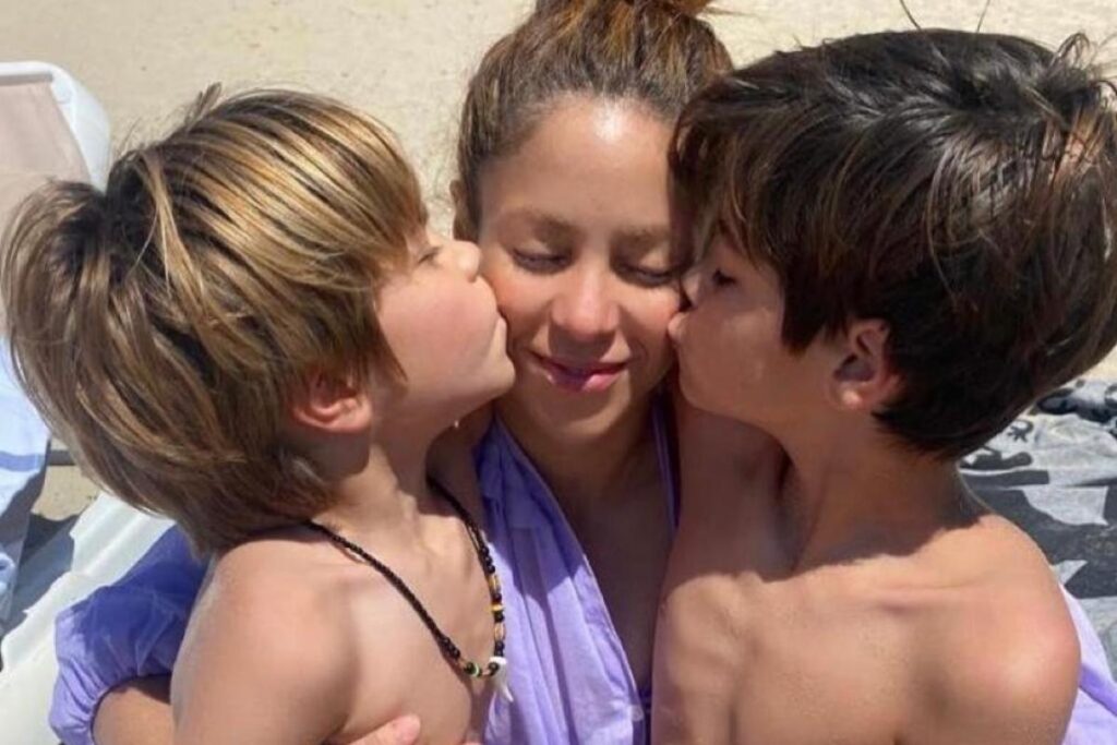 Shakira com os filhos