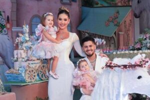 Pônei que levava filha de Virginia Fonseca rouba cena ao fazer cocô durante a festa infantil