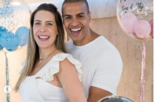 Thiago Oliveira posta primeira foto da filha