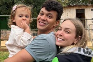 Tata Estaniecki e Júlio Cocielo são pais de Bia e agora Caio