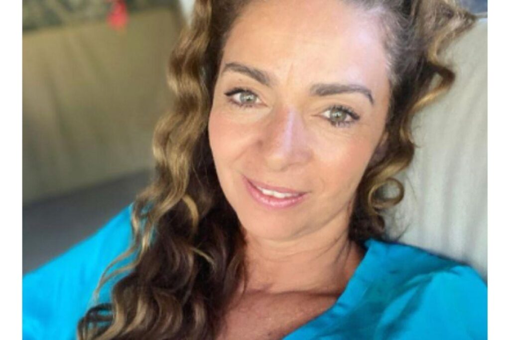 Atriz Claudia Ohana compartilha momento raro com o neto e faz homenagem