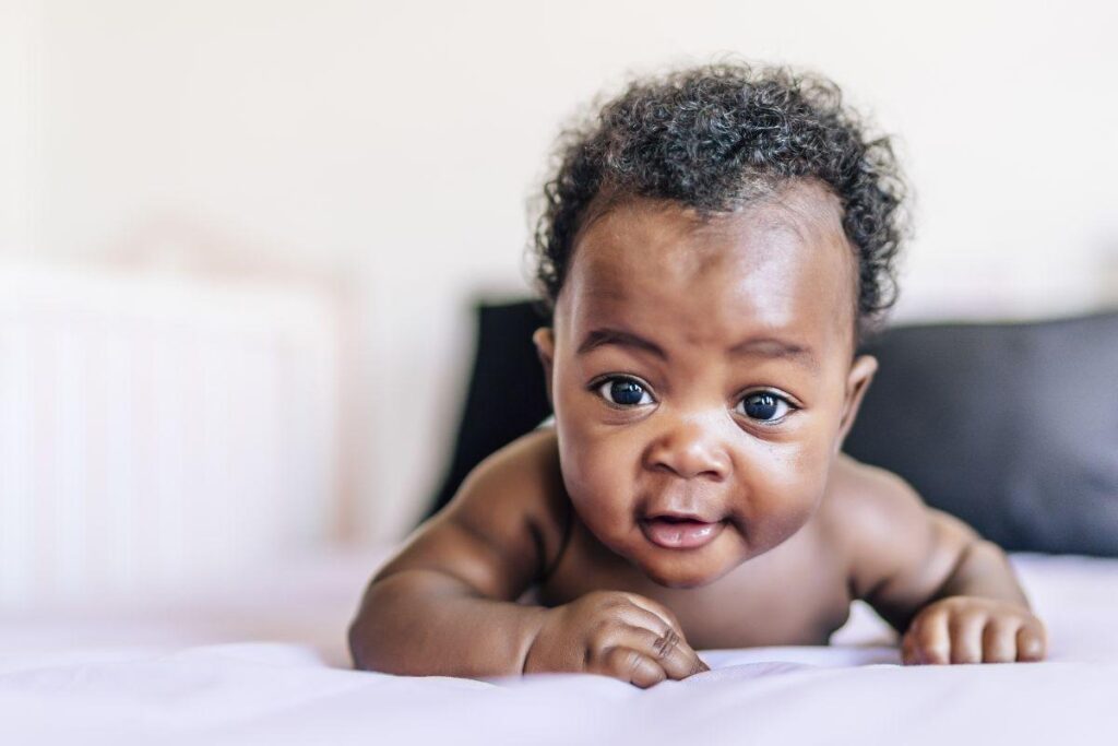 Avós racistas fazem teste de DNA em bebê