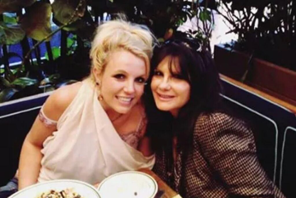 Britney Spears e a mãe, Lynne Spears, em 2000
