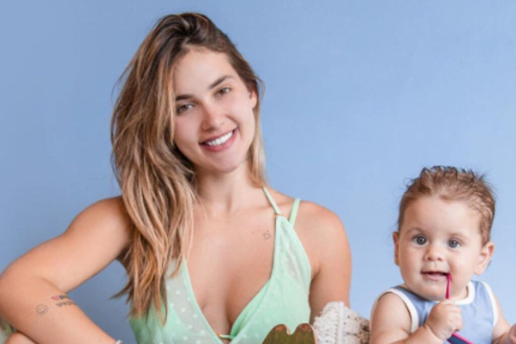 Virginia celebra mesversário da filha