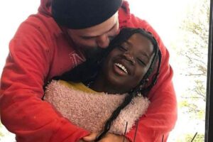 Titi faz 10 anos e Gio Ewbank e Bruno Gagliasso emocionam com linda homenagem