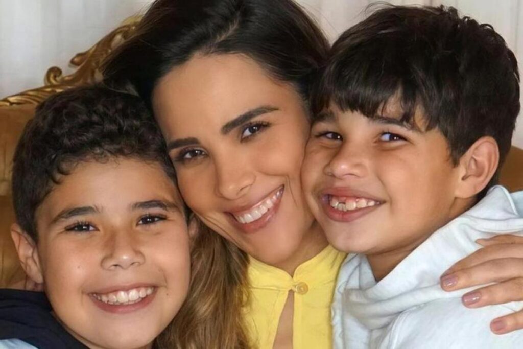 Zilu Godói e Zezé Di Camargo conversam em aniversário do neto