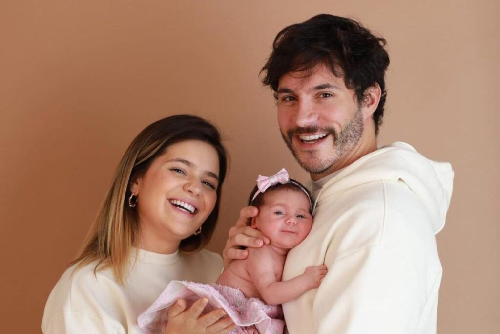 Eliezer conta que filha dormiu 10h seguidas a noite