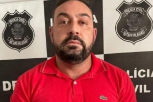 O médico chegando para a audiência