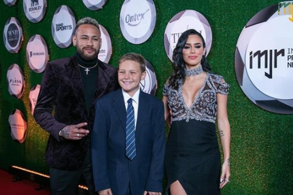 Filho de Neymar traduz falas em leilão