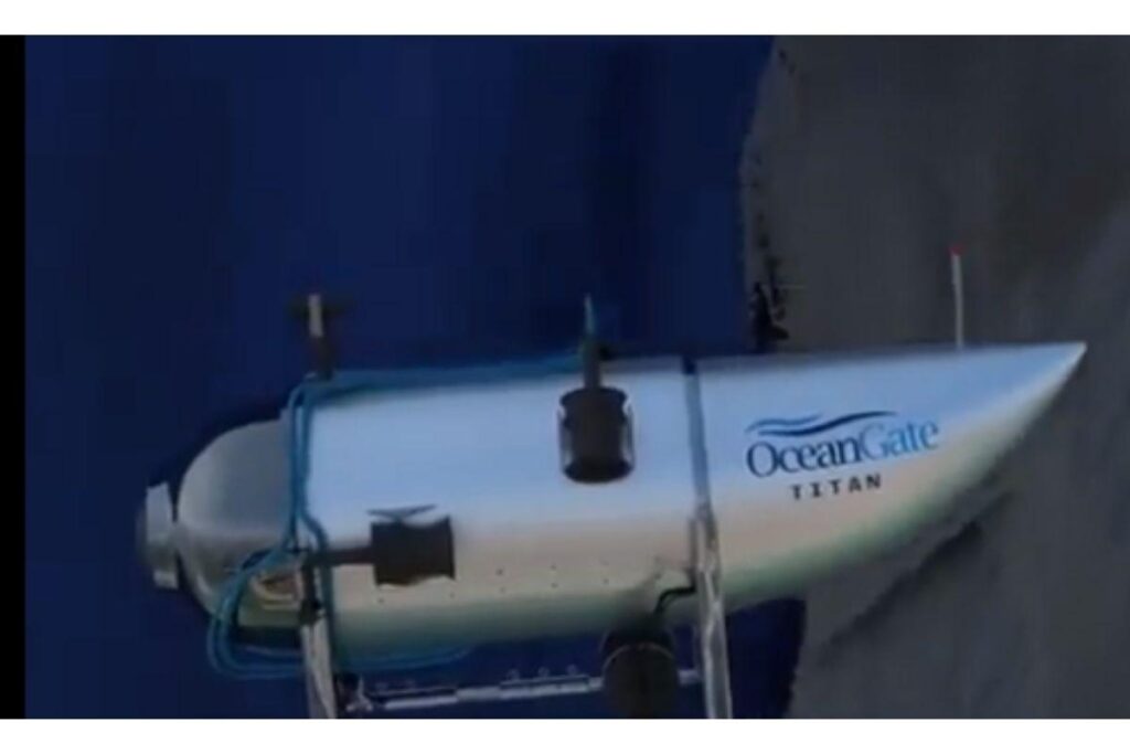 Guarda Costeira encontra destroços