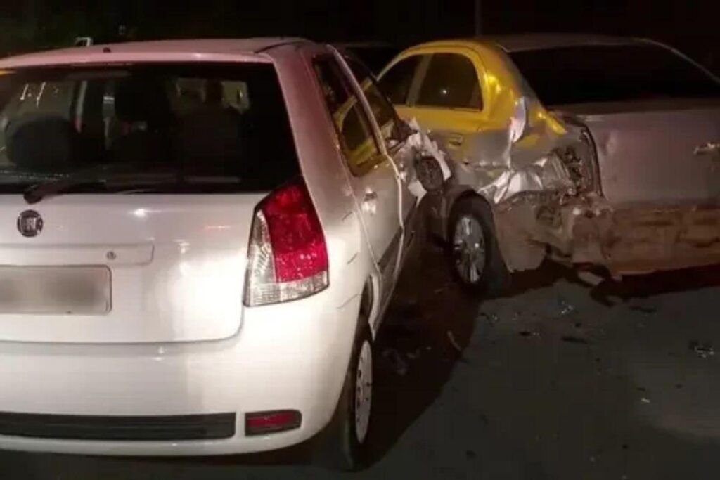 A avó bateu o carro