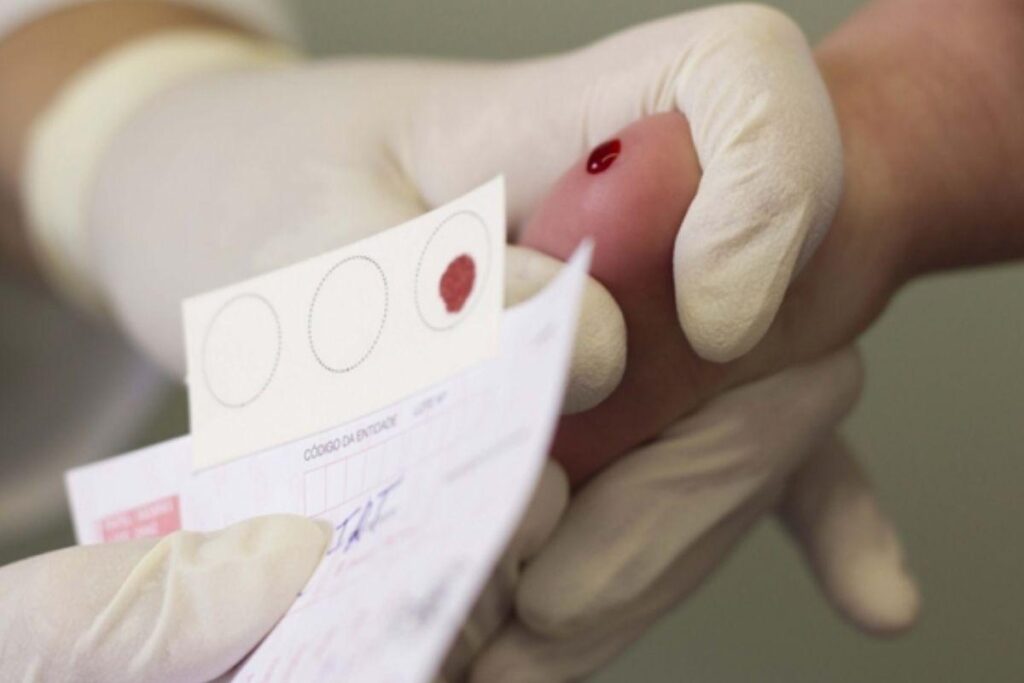 O teste detecta precocemente algumas doenças metabólicas sérias, raras e assintomáticas que, se não tratadas a tempo, podem afetar o desenvolvimento do bebê