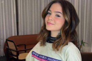 Mel Maia posta foto caracterizada como personagem de novela