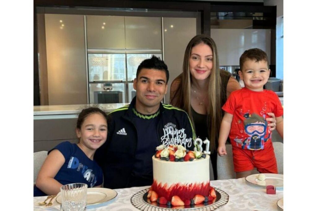 Em suas redes, Anna Mariana compartilha momentos em família ao lado de Casemiro