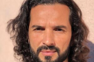 Mãe de Jeff Machado, ator encontrado morto em baú, pede justiça pelo filho