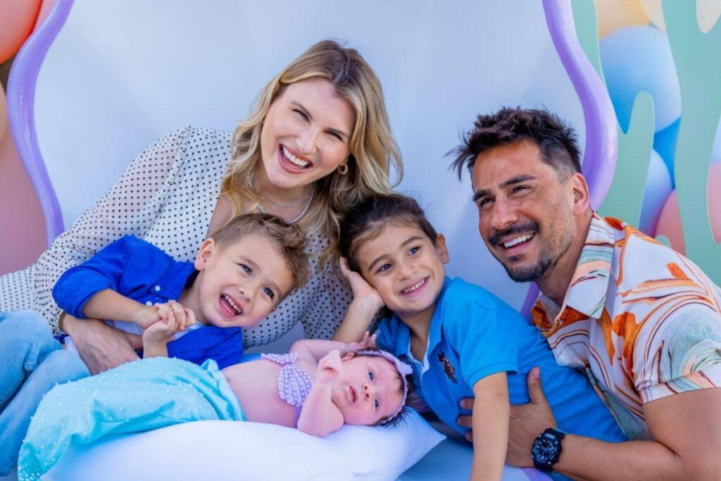 Julio Rocha faz mega festa para filhos