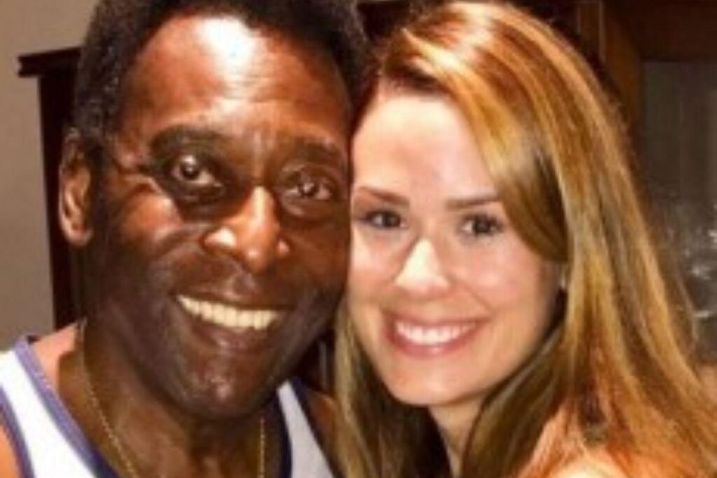 Edinho acompanhou o corpo do pai Pelé até Santos