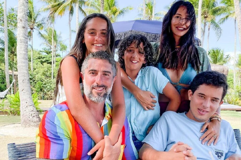 Apresentador do ‘Caldeirão’ é pai de três filhos com Suzana Gullo: Romeo, Donatella e Stefano