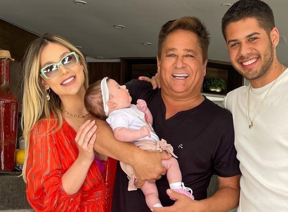 A família foi para a celebração na fazenda em um jatinho particular