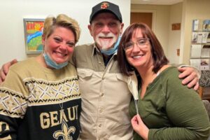 Após salvar a vida do pai de Molly, a paramédica doa rim para a filha