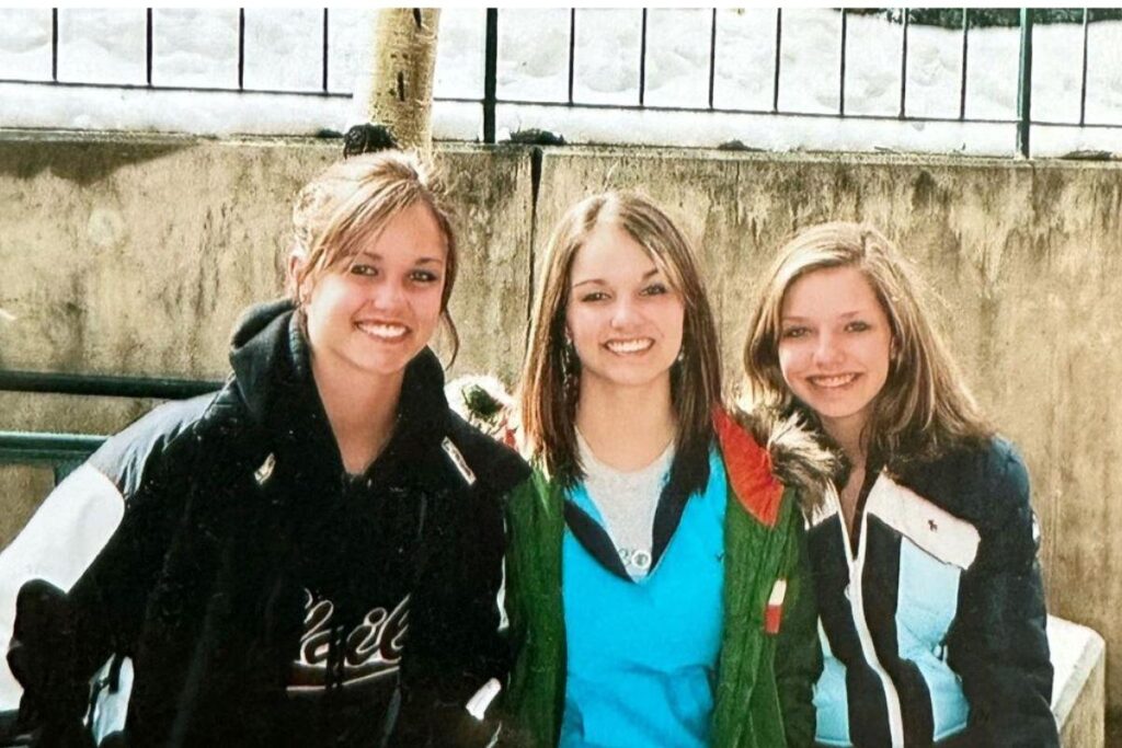 Após engravidar de trigêmeas, Kathleen entregou duas filhas para a adoção, pois não tinha condições financeiras para cuidar das três