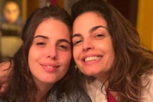 Emanuelle Araujo com a filha