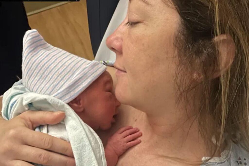 O bebê nasceu por transplante de útero