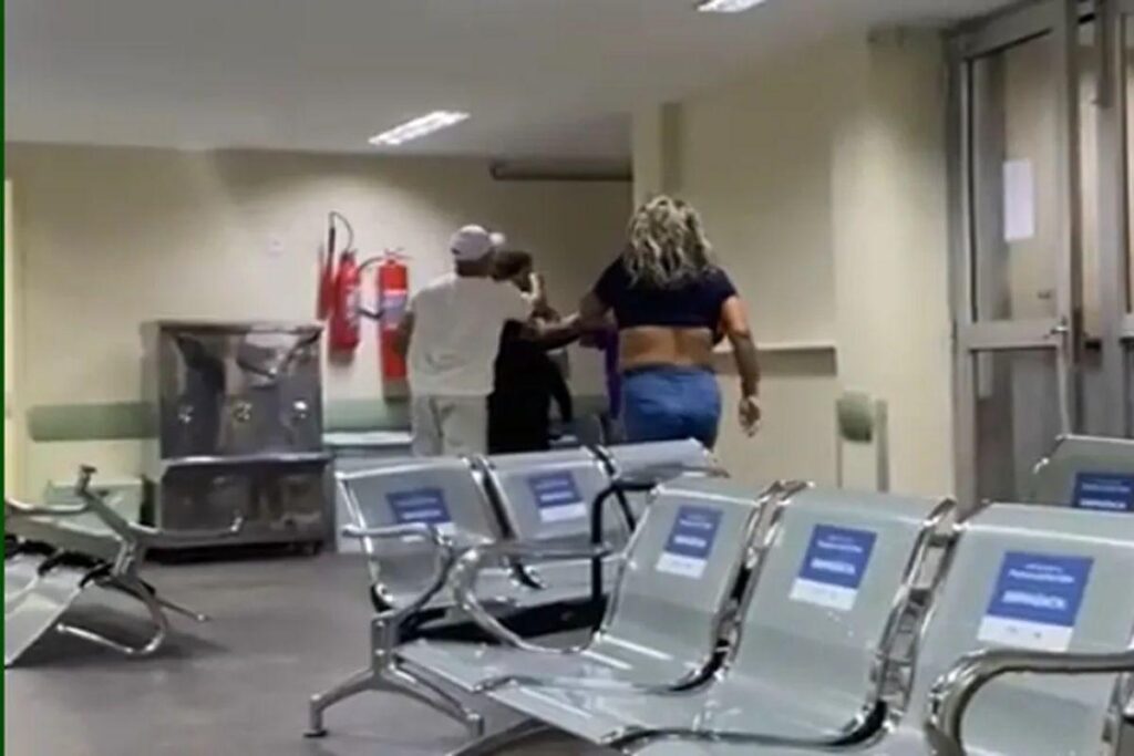 Além de depredarem o local, os dois teriam assustado pacientes em estado grave e o pai agrediu uma médica