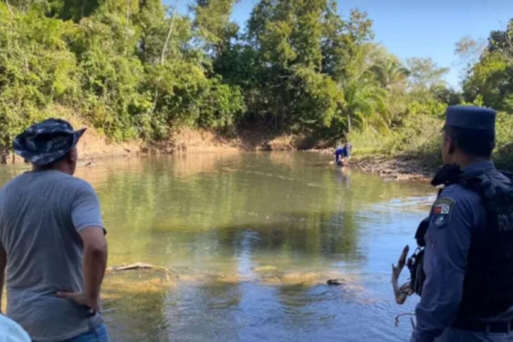 Mãe morre afogada ao tentar salvar filho em rio