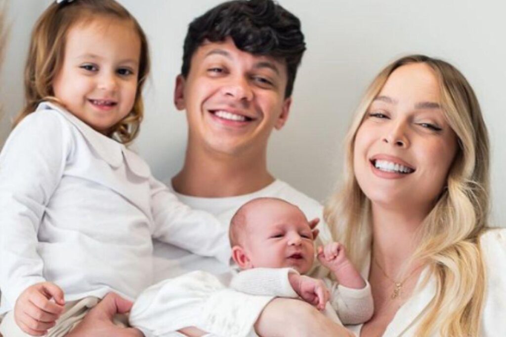 Mãe de Beatriz, de 3 anos, e Caio, de 2 meses, influenciadora comenta desafios para educar as crianças