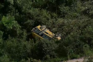 Acidente com ônibus escolar em Chã Grande: quatro crianças seguem internadas