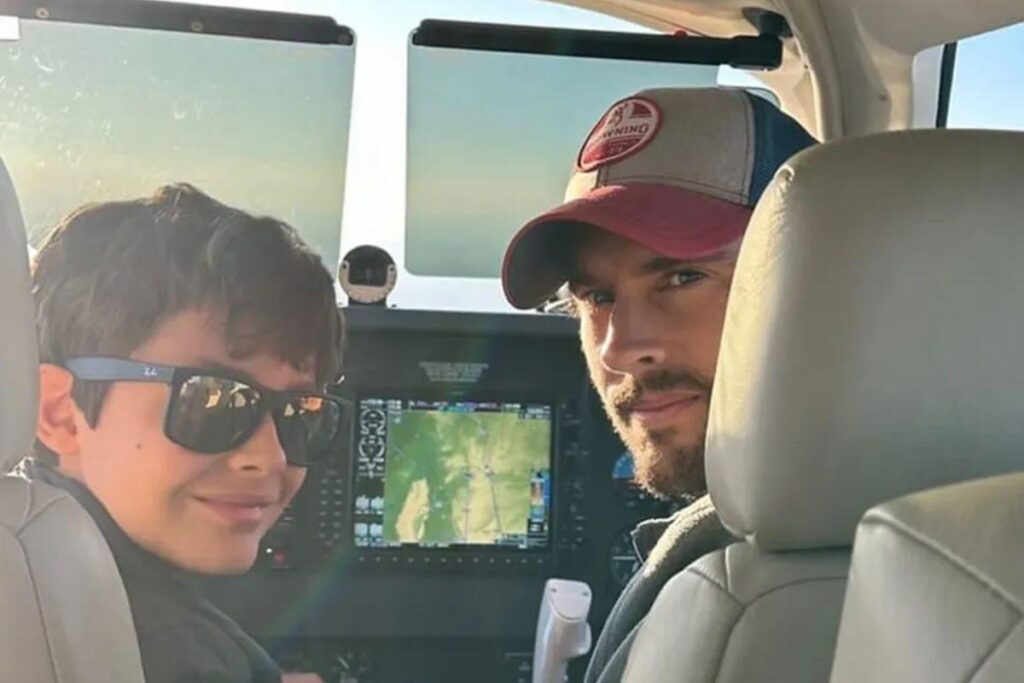 Avó de menino que perdeu a vida em avião fala sobre neto