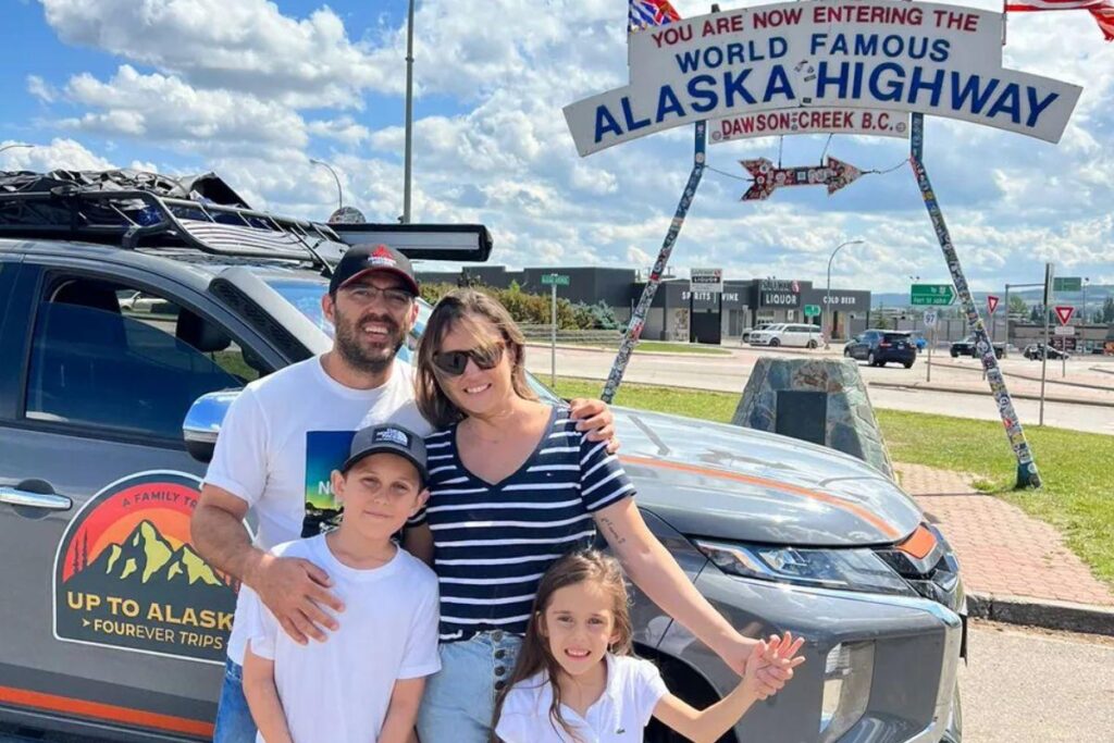 Família viaja em caminhonete do Paraná até o Alasca