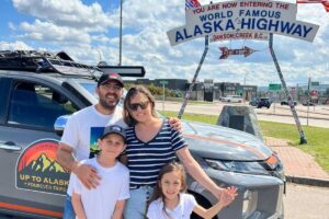 Família viaja em caminhonete do Paraná até o Alasca