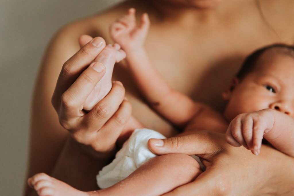 A cesariana MAC tem como objetivo proporcionar um parto mais humanizado, mas não é indicada por especialistas