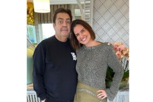 Direto do hospital, o apresentador falou sobre como está em relação a cirurgia