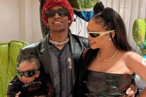 Rihanna posta fotos do primerio ensaio de gestante