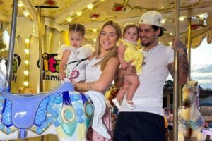 Virginia mostra mesversário da filha