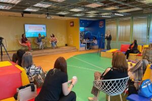 Andressa Simonini, editora-executiva da Pais&FIlhos ao lado de Pat Camargo e Patrícia Marinho do Tempo Junto