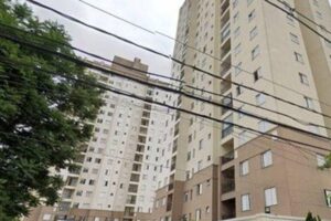 Criança morre após cair do oitavo andar