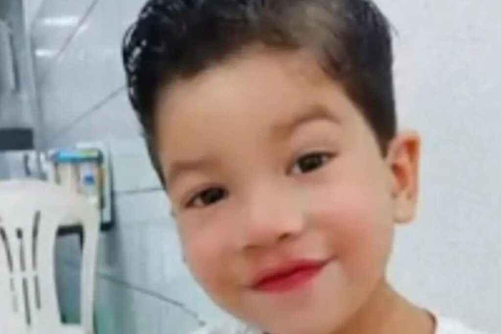 O menino ingeriu sodas cáustica