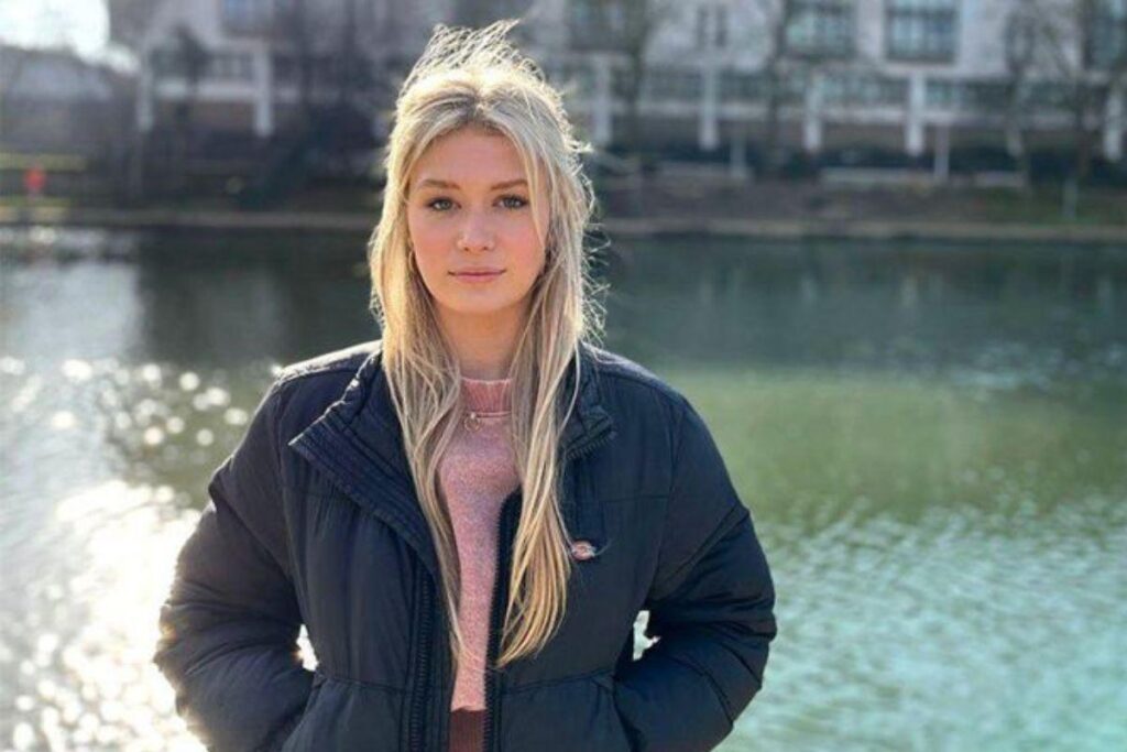 Poppy, hoje com 18 anos, espera que sua história ajude outras pessoas