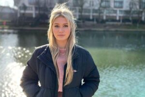 Poppy, hoje com 18 anos, espera que sua história ajude outras pessoas