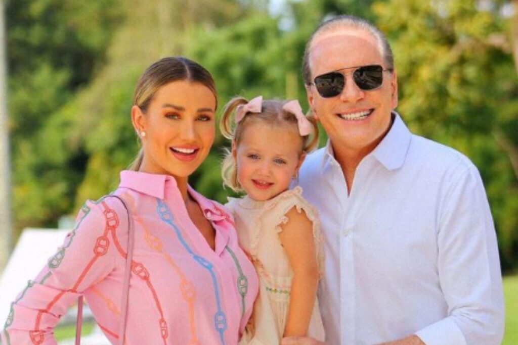 Roberto Justus decidiu se fantasiar para brincar com a filha