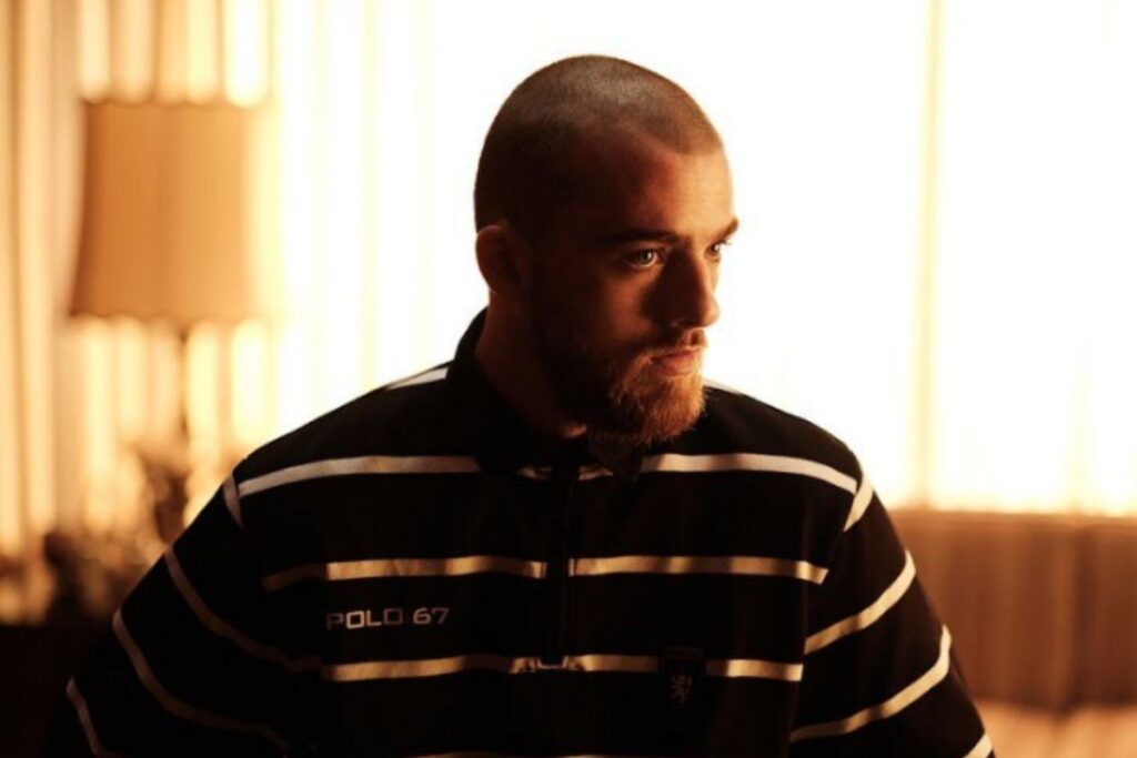 Mãe de Angus Cloud fez a chamada para a polícia após a morte do filho e revelou o que pode ter causado a morte dele